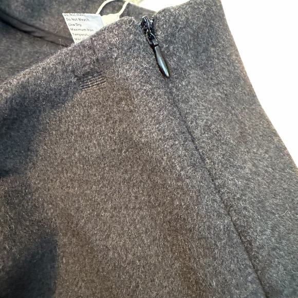 Commense Mini Skirt NWT Small in gray - Picture 3 of 5